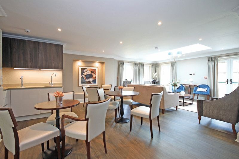 Fir Tree Court, Limpsfield Road